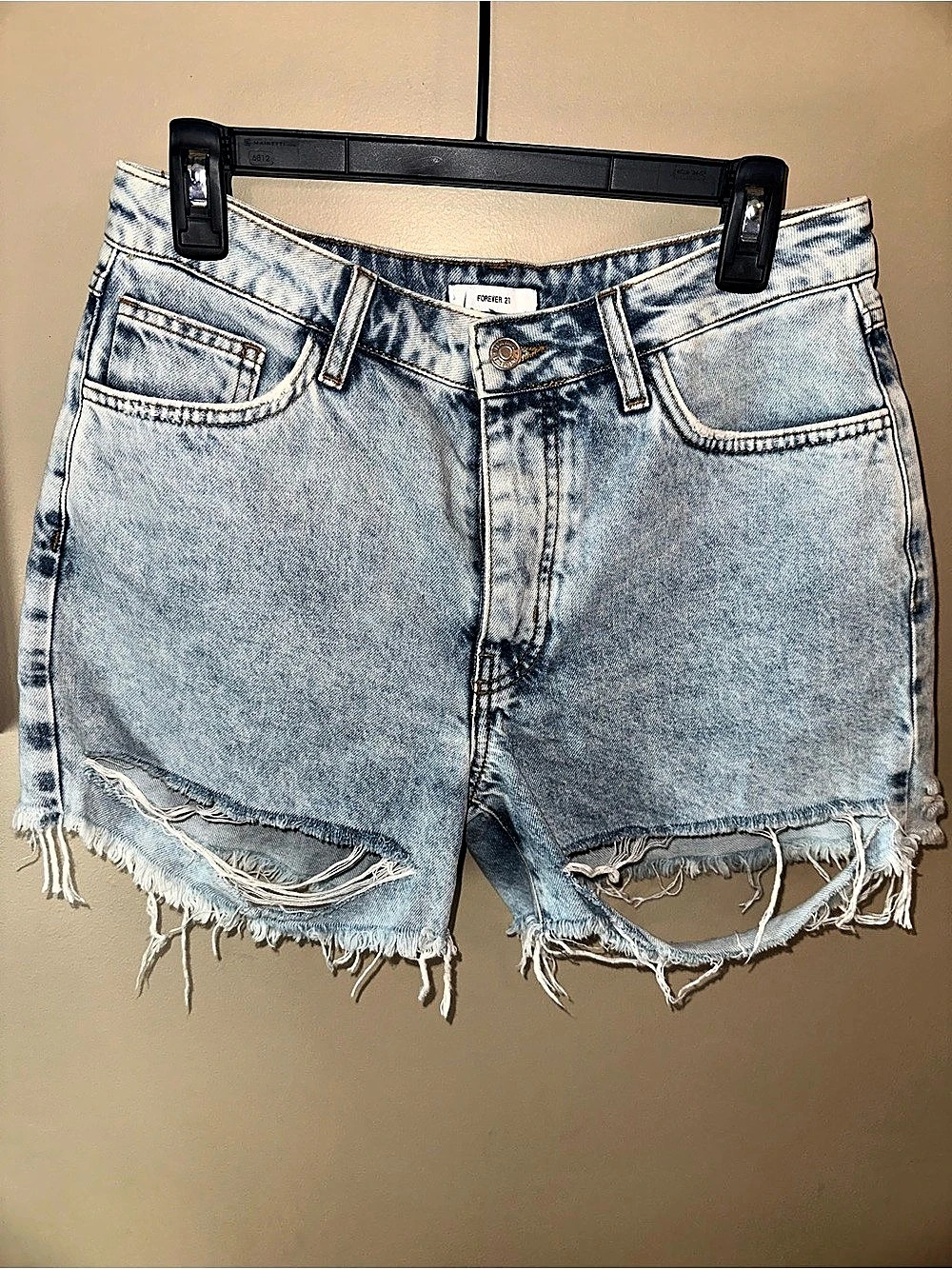 Forever 21 Women's Distressed Denim Shorts Waist 27